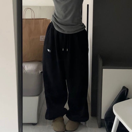 Loose sweatpants